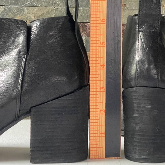 Vionic Leather Ankle Boots Lyssa Black Sz 9.5 Chelsea Style Western Core Y2K - Picture 9 of 10